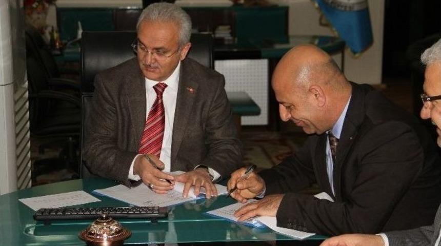 Erzincan Belediyesi 137 İş&ccedil;isiyle Toplu S&ouml;zleşme İmzaladı