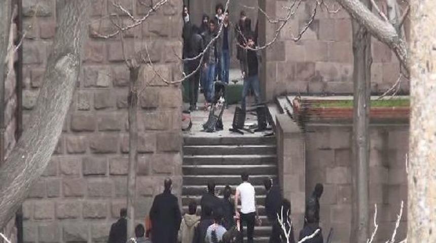 Ankara &Uuml;niversitesi Dil Ve Tarih-Coğrafya Fak&uuml;ltesi'nde Kavga (2)