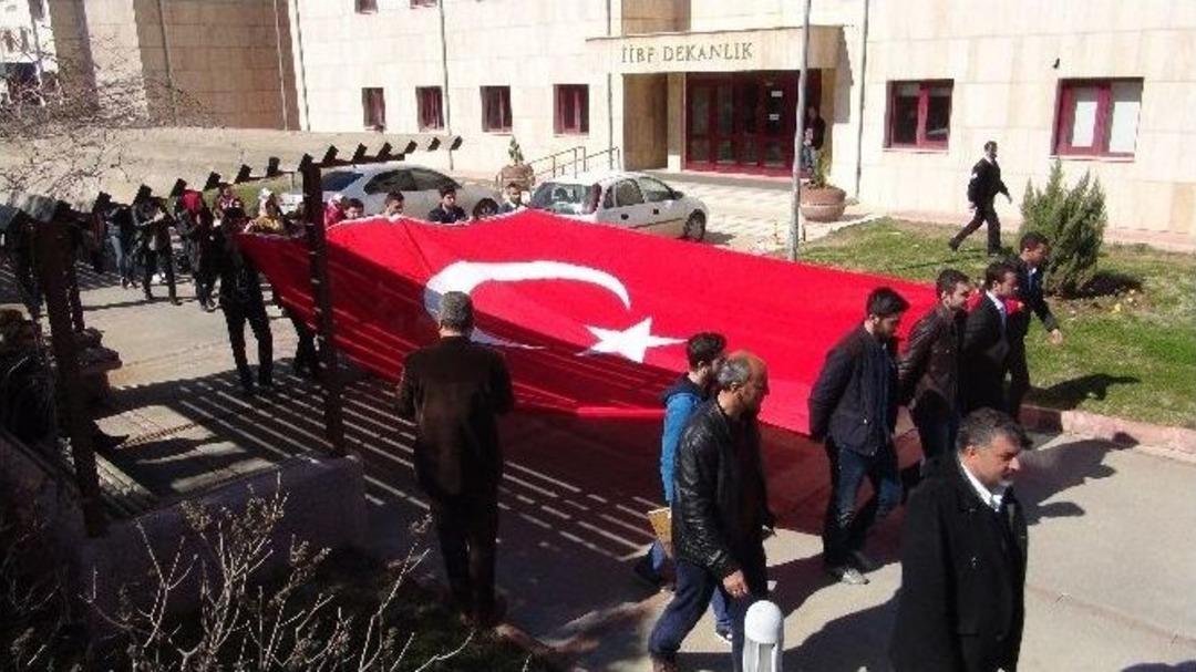 &Ouml;ğrenciler, Fırat Ve &Ouml;zgecan İ&ccedil;in Y&uuml;r&uuml;d&uuml;