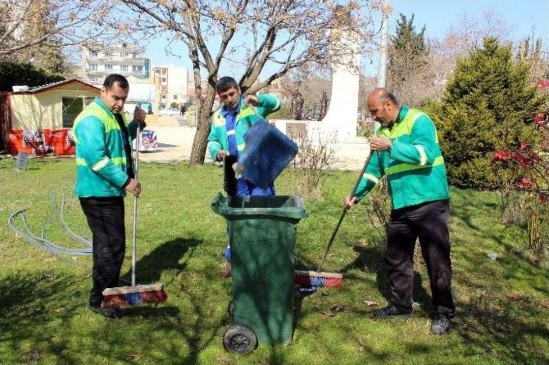 Engelli Temizlik İş&ccedil;isi Ak Parti&rsquo;den Milletvekili Aday Adayı Oldu