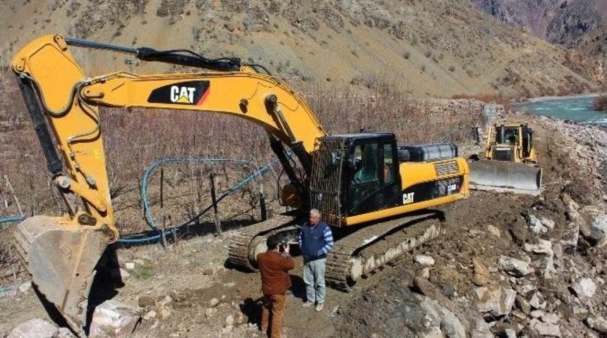 Hakkari&rsquo;de Yol Yapım &Ccedil;alışması