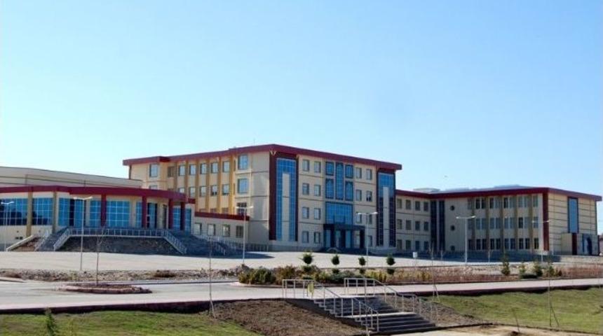 Edebiyat Fak&uuml;ltesi Yeni Binasında