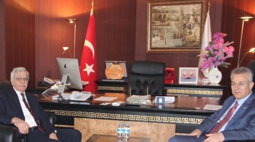 Vali Taşkesen&rsquo;in Veda Ziyaretleri S&uuml;r&uuml;yor