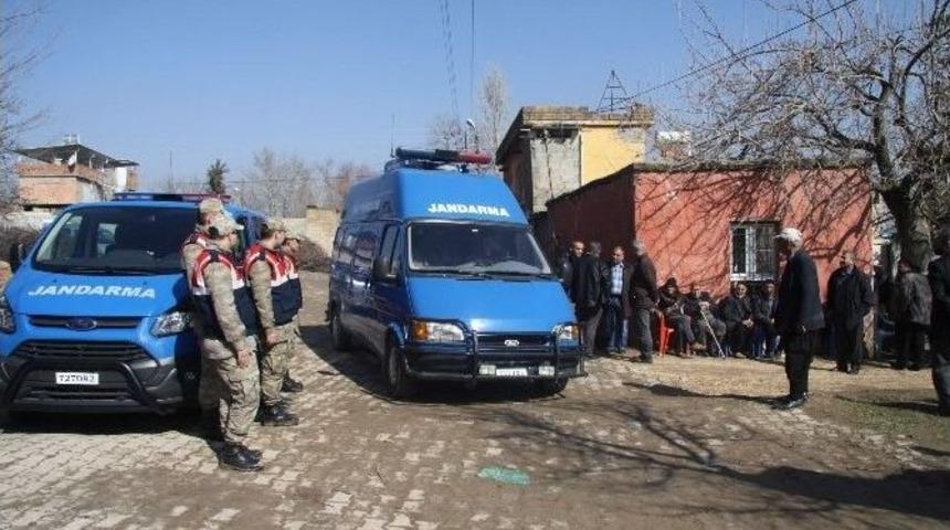 Yalnız Yaşayan Yaşlı Adam Evinde Bı&ccedil;aklanarak &Ouml;ld&uuml;r&uuml;ld&uuml;