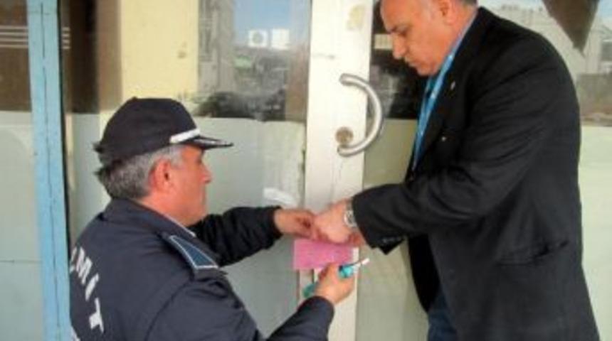 Kocaeli'de Sigara I&ccedil;ilen Kahvehaneye M&uuml;h&uuml;r