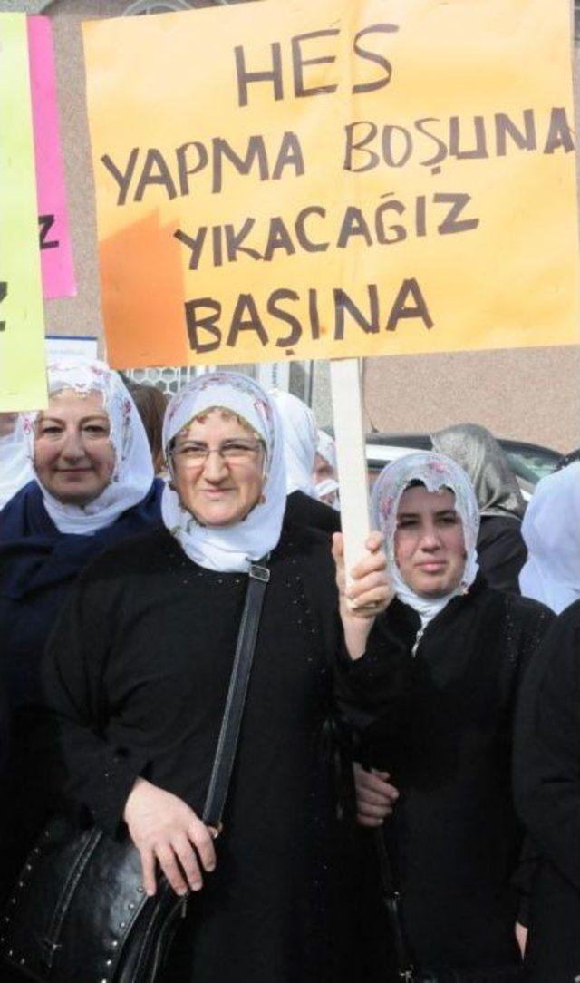 Bursa’Da, Protesto Nedeniyle Hes Toplantısı Yapılamadı