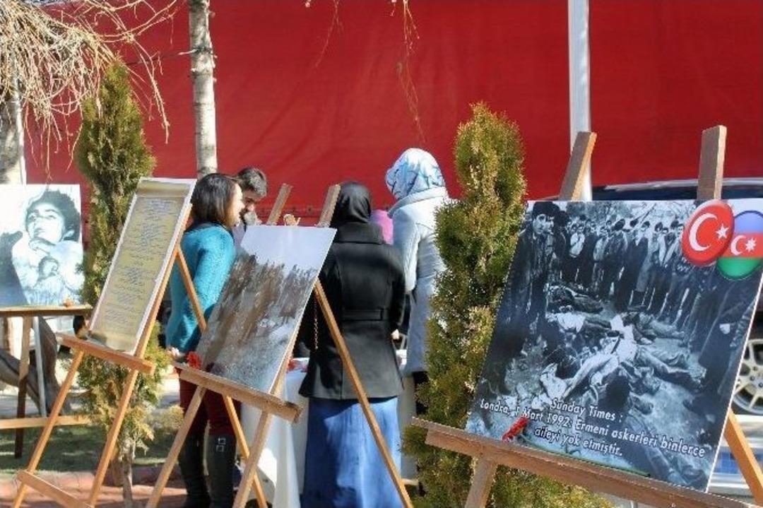 G&uuml;m&uuml;şhane&rsquo;de Hocalı Katliamının Yıld&ouml;n&uuml;m&uuml;nde Fotoğraf Sergisi A&ccedil;ıldı
