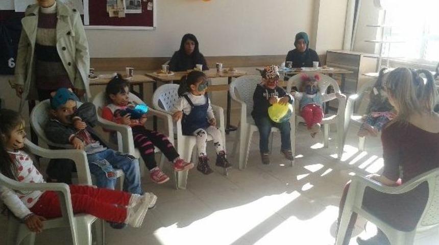 Didim Meslek Lisesi &Ouml;ğrencileri Okul Fobisi Olan &Ccedil;ocukları Eğlendirdi