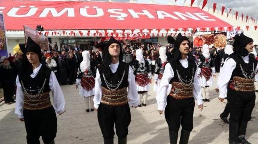 Bakan Işık, Ankara'da G&uuml;m&uuml;şhane Festivali'ne Katıldı