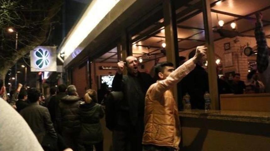 Beşiktaş Taraftarı Sokaklara Döküldü