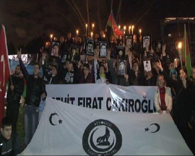 Ülkü Ocakları Üyeleri Hocalı Katliamı Için Bağdat Caddesi'nde Yürüyüş Yaptı