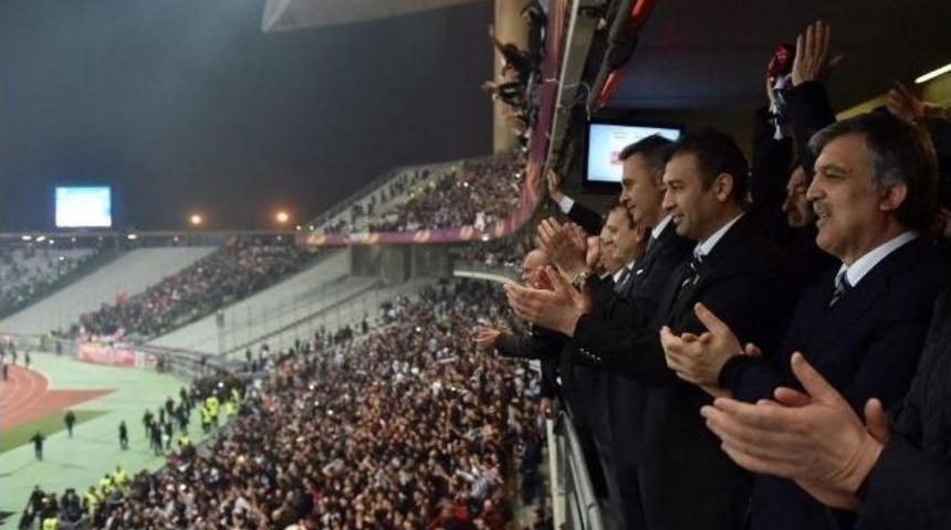 Abdullah G&uuml;l&rsquo;den Galibiyet Pozu