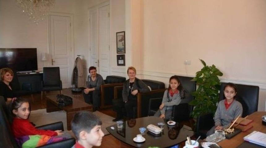 Minik &Ouml;ğrencilerden S&uuml;leymanpaşa Belediye Başkanı Eşkinat&rsquo;a Ziyaret