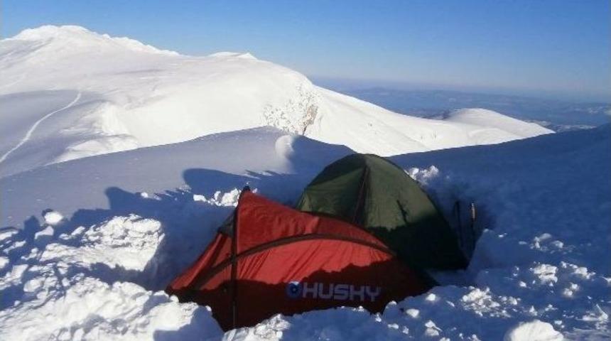 (&ouml;zel Haber) Uludağ&rsquo;ın Zirvesi&rsquo;nden İstanbul&rsquo;u Seyrettiler