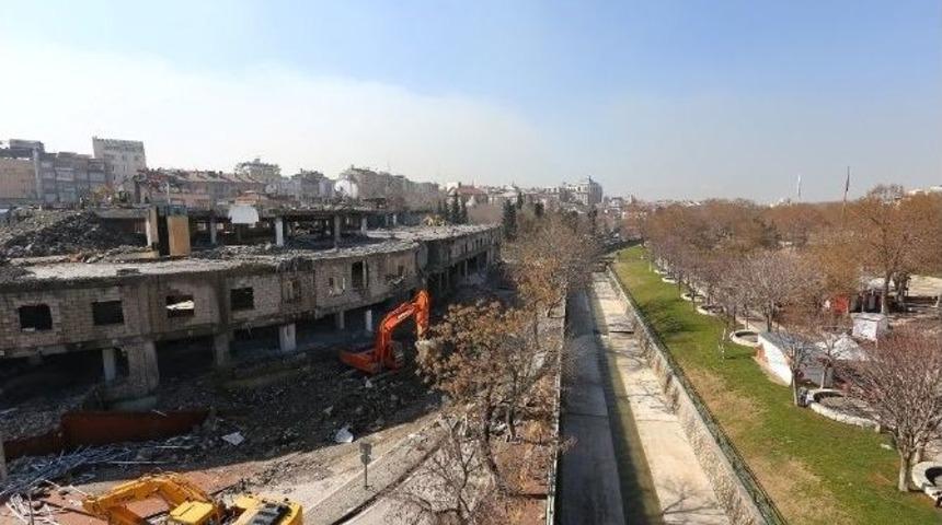 Bedesten Avm&rsquo;nin Yıkımı S&uuml;r&uuml;yor