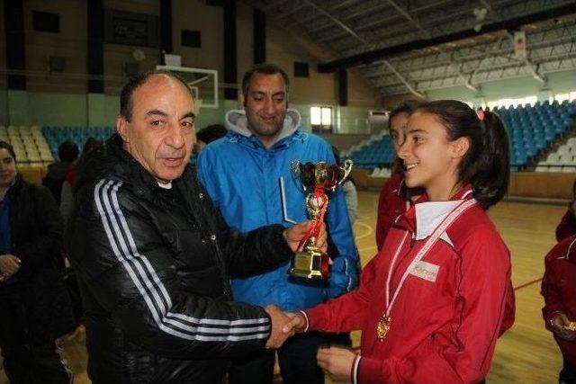 Yıldızlar Basketbol Müsabakaları Yapıldı