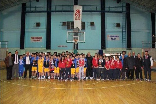 Yıldızlar Basketbol Müsabakaları Yapıldı