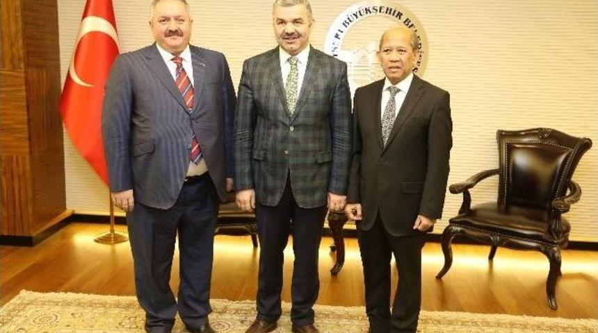 "yakınlaşırsak Birbirimizi Severiz"