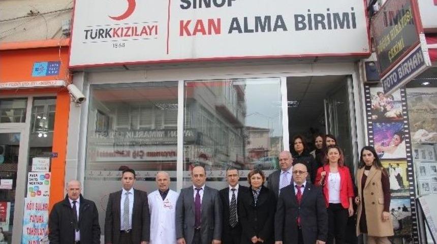 Sinop&rsquo;ta Sağlık&ccedil;ılar Toplu Olarak Kan Bağışında Bulundu