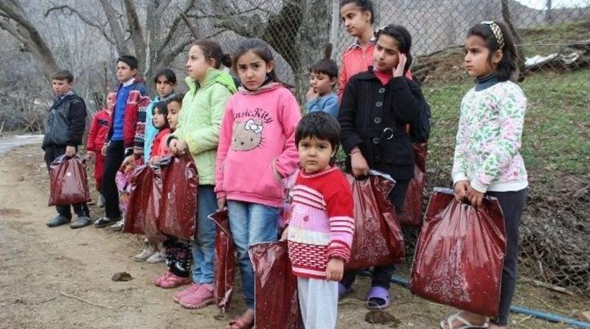 Sason-der&rsquo;den 40 &Ouml;ğrenciye Giyim Yardımı