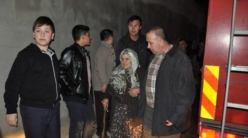 Mahallelerin Karışması Evi Kül Etti