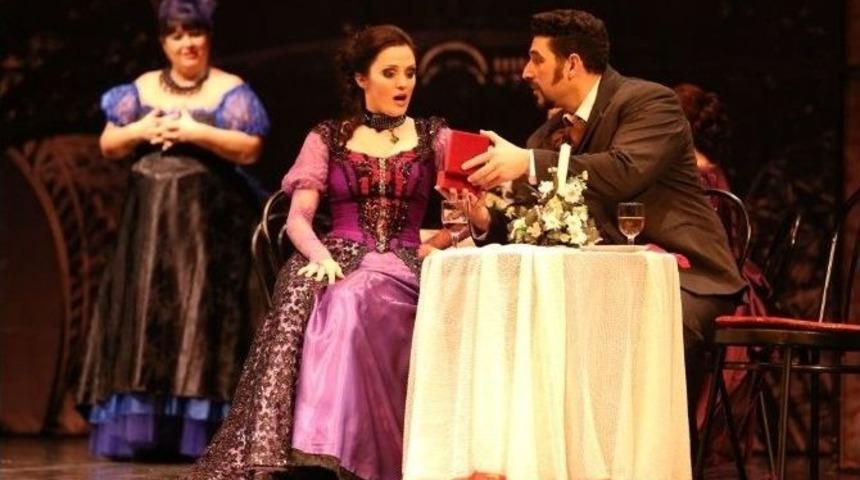 &ldquo;paris&rsquo;te Bir Gece&rdquo; Yeniden İzleyici İle Buluşuyor