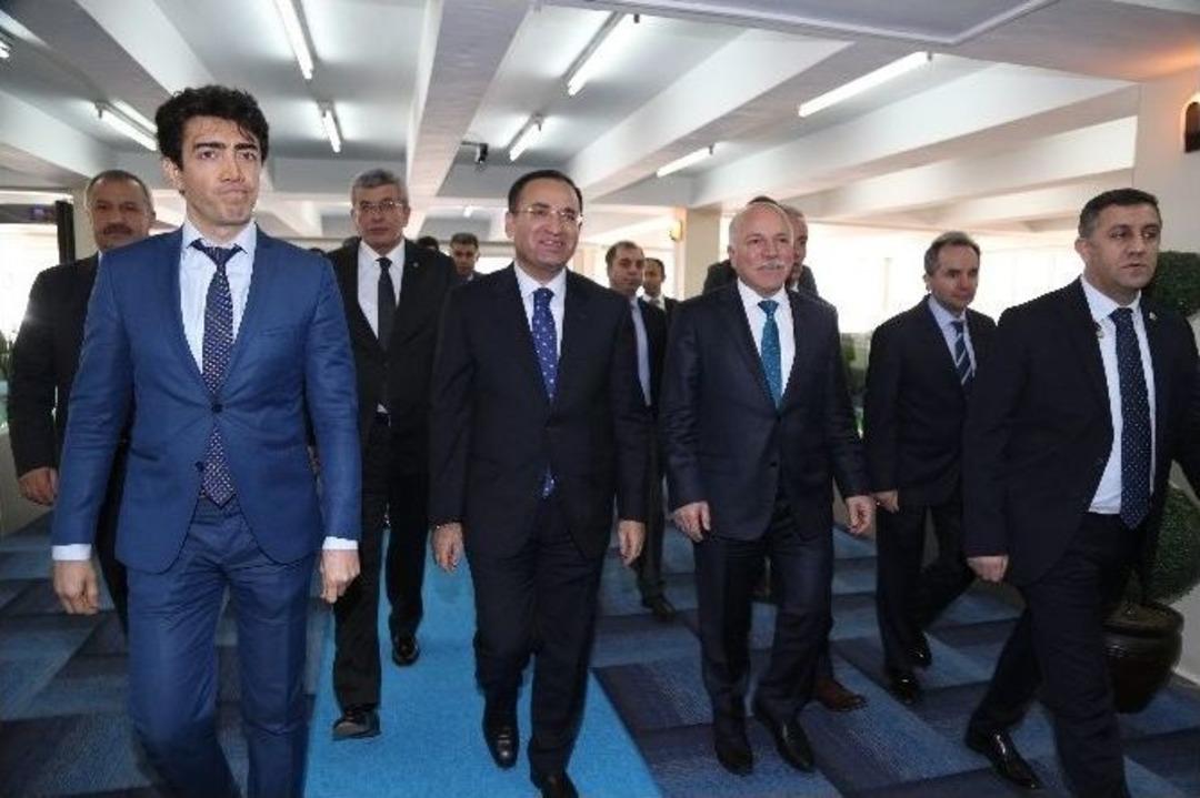 Adalet Bakanı Bozdağ B&uuml;y&uuml;kşehir Belediyesi&rsquo;ni Ziyaret Etti