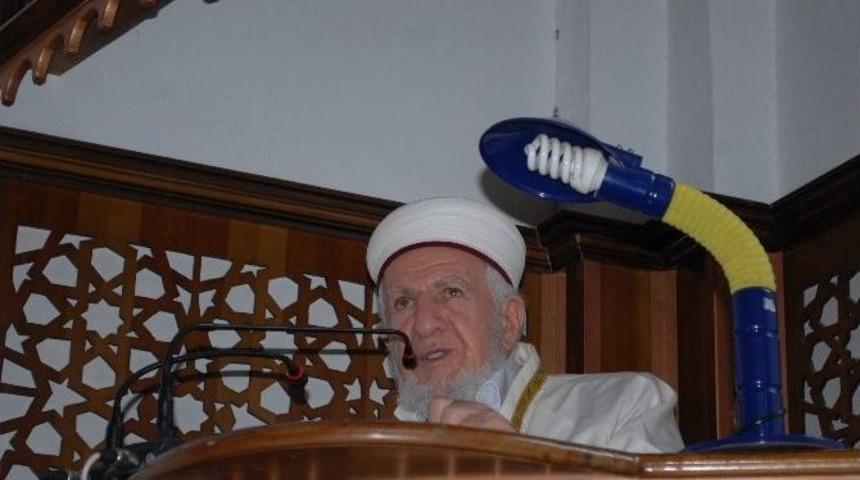 Prof. Dr. Akşit Bolvadin Merkez &Ccedil;arşı Camisinde Cuma Namazı Vaazı Verdi