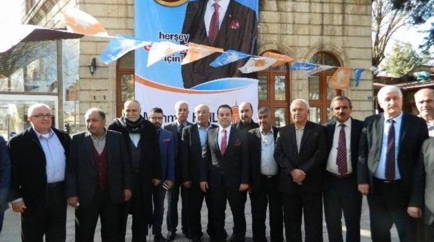 Ak Parti Milletvekili Aday Adayı &lsquo;kızıl&rsquo; Basın Toplantısı D&uuml;zenledi