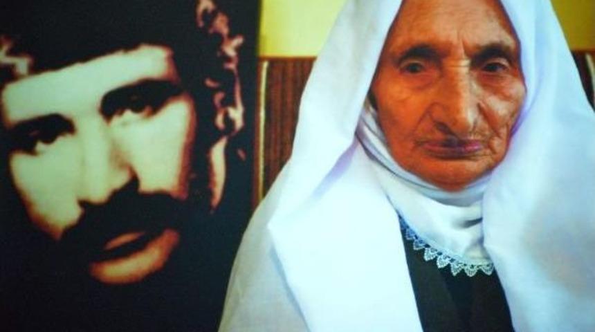 Mersin'de Hdp'li Belediye 'berfo Ana' Belgeselini Izletti