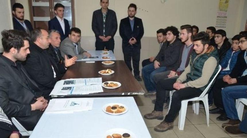 Başkan &Uuml;z&uuml;lmez, Sarımeşeli Gen&ccedil;lerle Projelerini Paylaştı