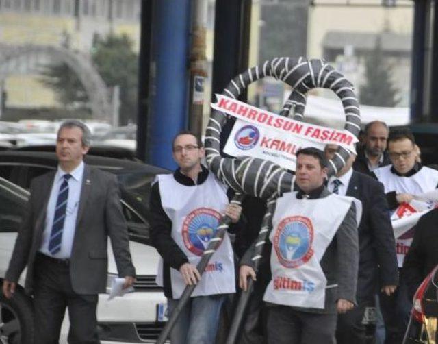 Eğitim- İş Sendiksı'ndan Ak Parti'ye Siyah Çelenk