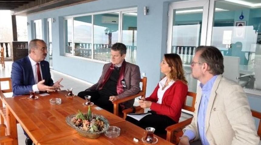 İsve&ccedil; B&uuml;y&uuml;kel&ccedil;isinden Mudanya Belediyesi&rsquo;ne Ziyaret