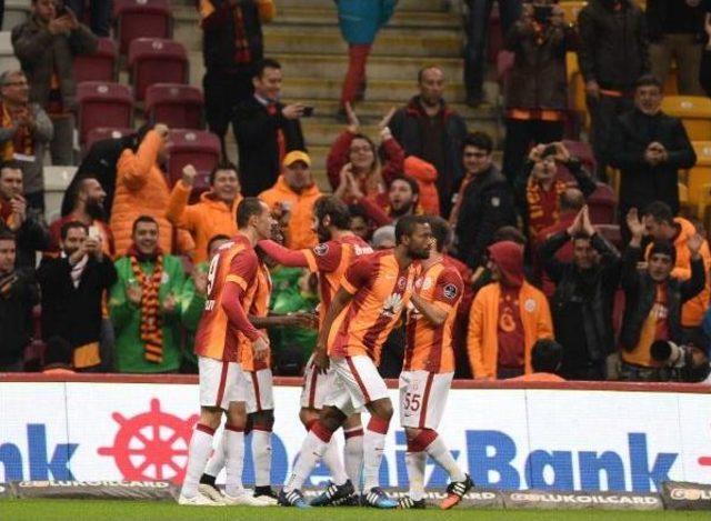 Galatasaray - Suat Altın İnşaat Kayseri Erciyesspor Maçının Ilk Yarı Fotoğrafları