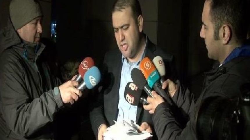 Ramazan Akyürek Tutuklandı - Akyürek'in Avukatı Adliye Önünde Tck Kitabını Yırttı