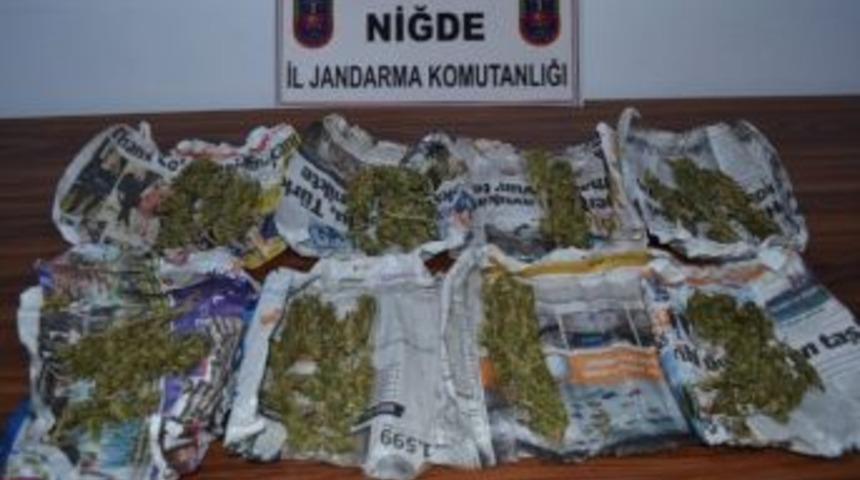 Jandarma Yol Kontrol&uuml;nde Esrar Ele Ge&ccedil;irdi