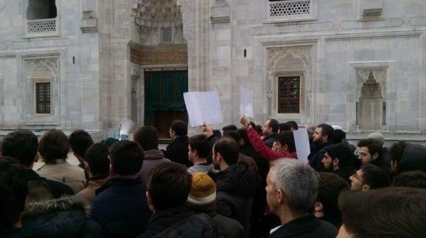 28 Şubat Sabah Namazında Protesto Edildi