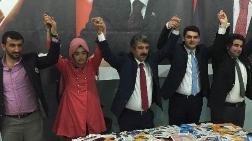 Ak Parti Diyarbakır Milletvekili Aday Adayı Ak&ccedil;adağ, Teşkilatları Gezdi