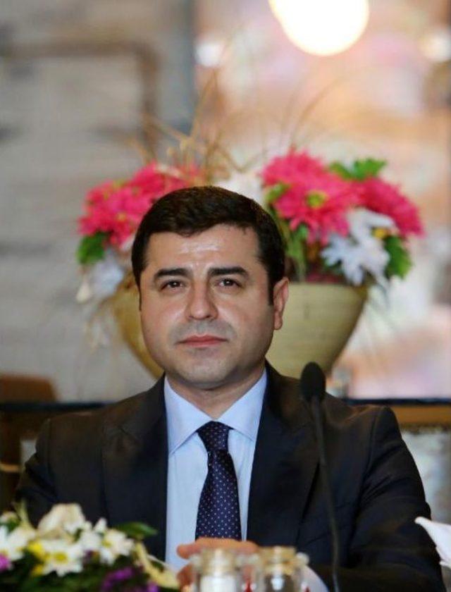 Demirtaş: Arınç'ın Tahrikleriyle Bu Iş Yürümüyor, Zorlanıyoruz