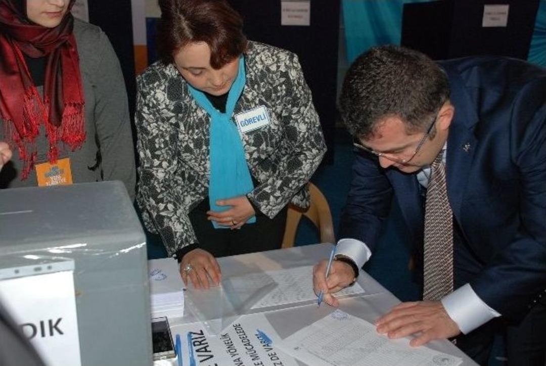 D&uuml;zce&rsquo;de Ak Parti&rsquo;de Temay&uuml;l Yoklaması