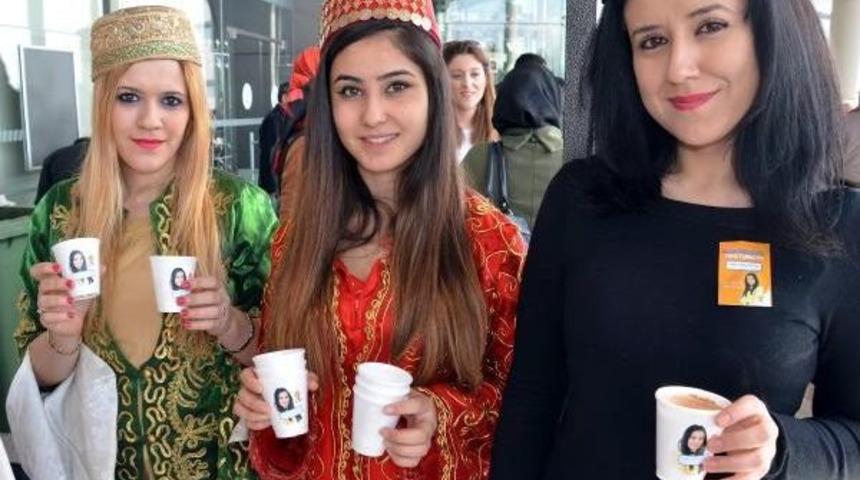 Ak Parti'de Davullu- Zurnalı Temay&uuml;l Yoklaması