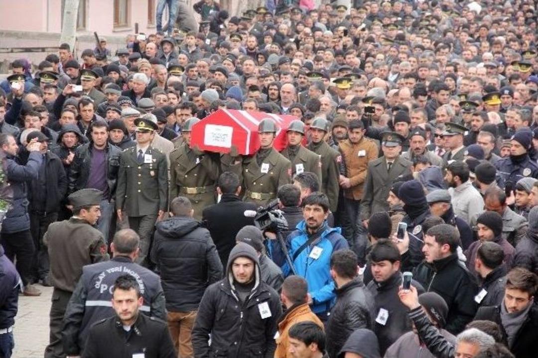 Şehit Uğur G&uuml;lmez, Son Yolculuğuna Uğurlandı