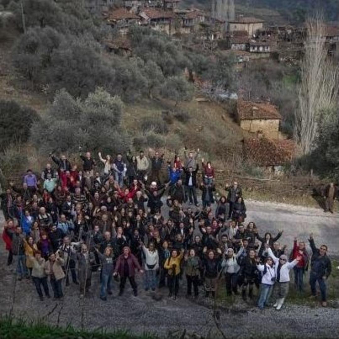 (&ouml;zel Haber) 10 Kişinin Yaşadığı Hayalet K&ouml;y Kaderine Terk Edildi
