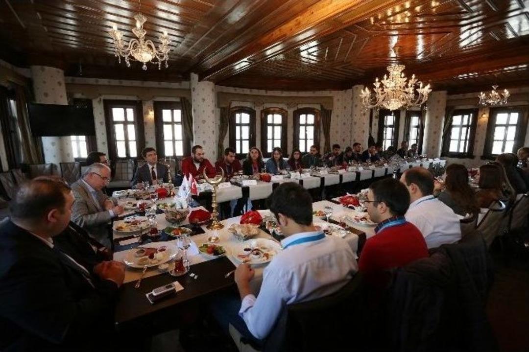 Vali Tuna &Uuml;niversite &Ouml;ğrenci Kul&uuml;p Temsilcileri İle Buluştu