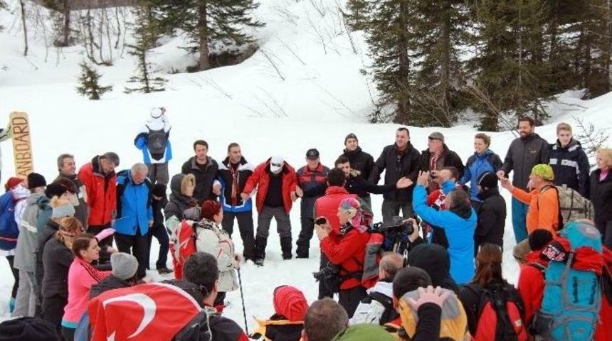 G&uuml;neşli Havada Başlayan Kar Y&uuml;r&uuml;y&uuml;ş&uuml;nde Kar S&uuml;rprizi