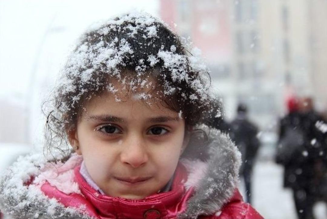 Erzurum&rsquo;da Kar Yağışı