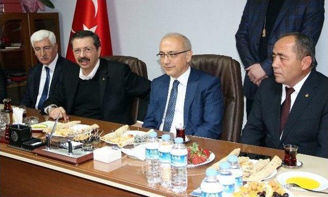 Ulaştırma Denizcilik Ve Haberleşme Bakanı Elvan Mersin’de