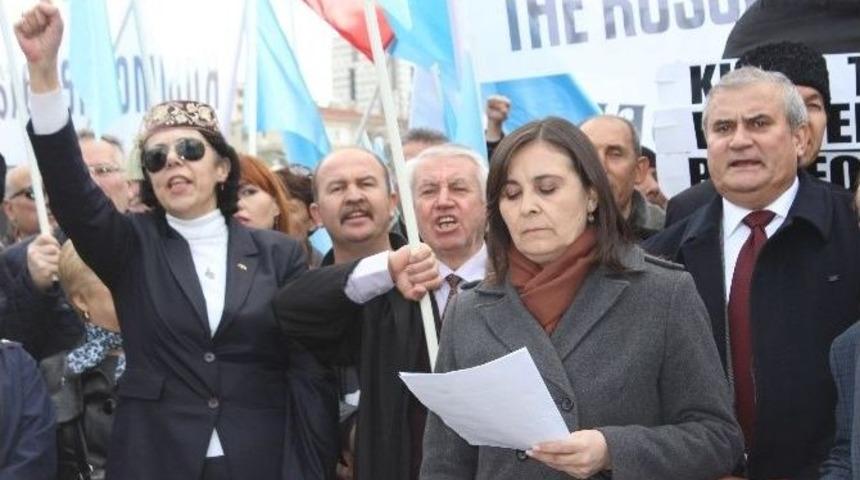 Kırım Tatarları, Rusya B&uuml;y&uuml;kel&ccedil;iliği &Ouml;n&uuml;ne Siyah &Ccedil;elenk Bıraktı