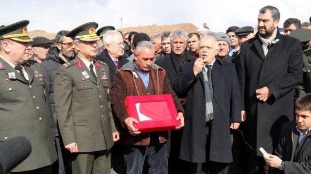 Terhisine 12 Gün Kala Şehit Düşen Er Can, Kırşehir'de Toprağa Verildi