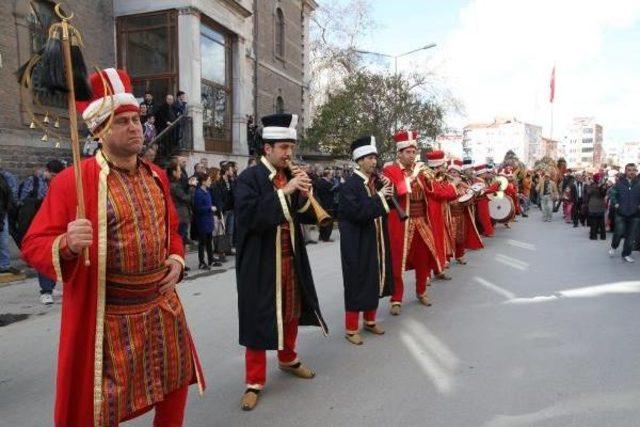 Balıkesir'de Develi Korteje Yoğun Ilgi